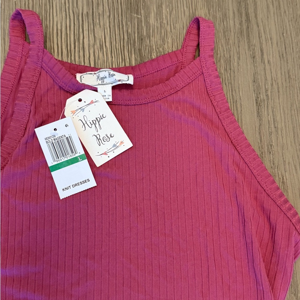 Hippie Rose Juniors’ Rib-Knit Scalloped Magenta Tank Top
